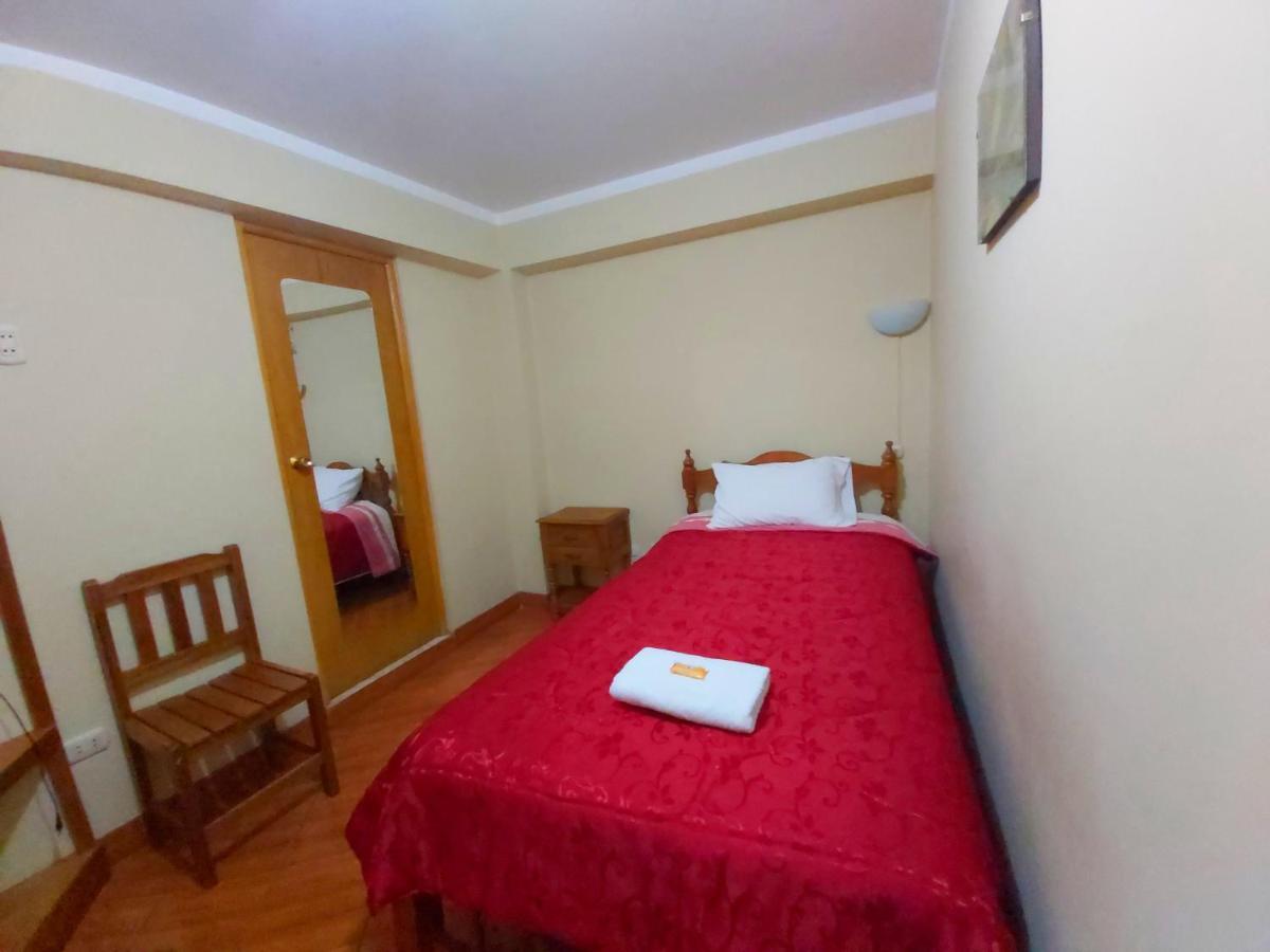 Lhotse Hostel B&B ワラス エクステリア 写真