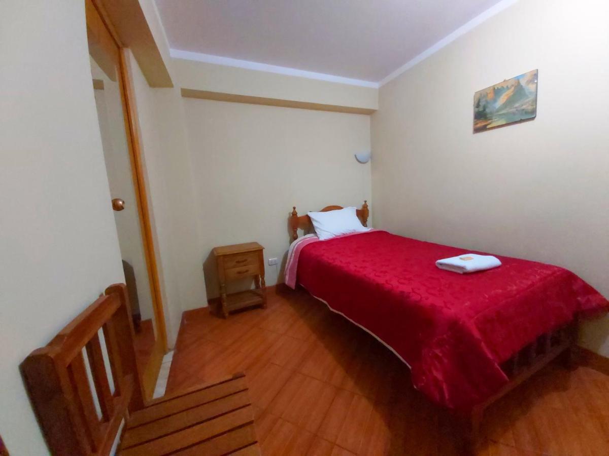 Lhotse Hostel B&B ワラス エクステリア 写真
