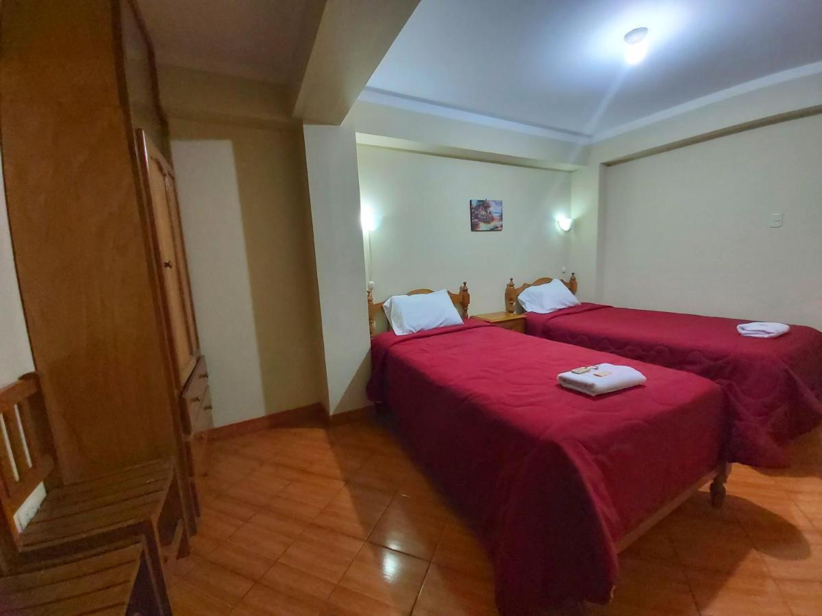 Lhotse Hostel B&B ワラス エクステリア 写真
