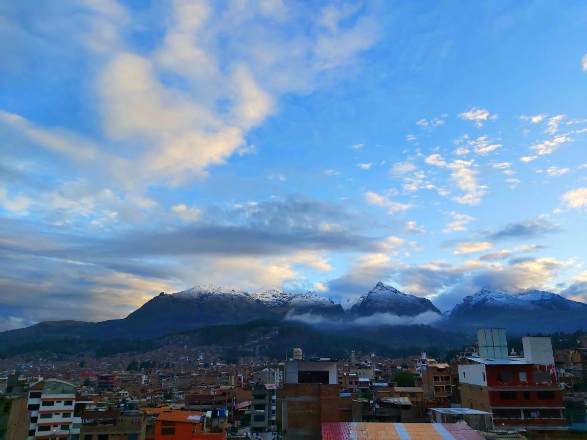 Lhotse Hostel B&B ワラス エクステリア 写真