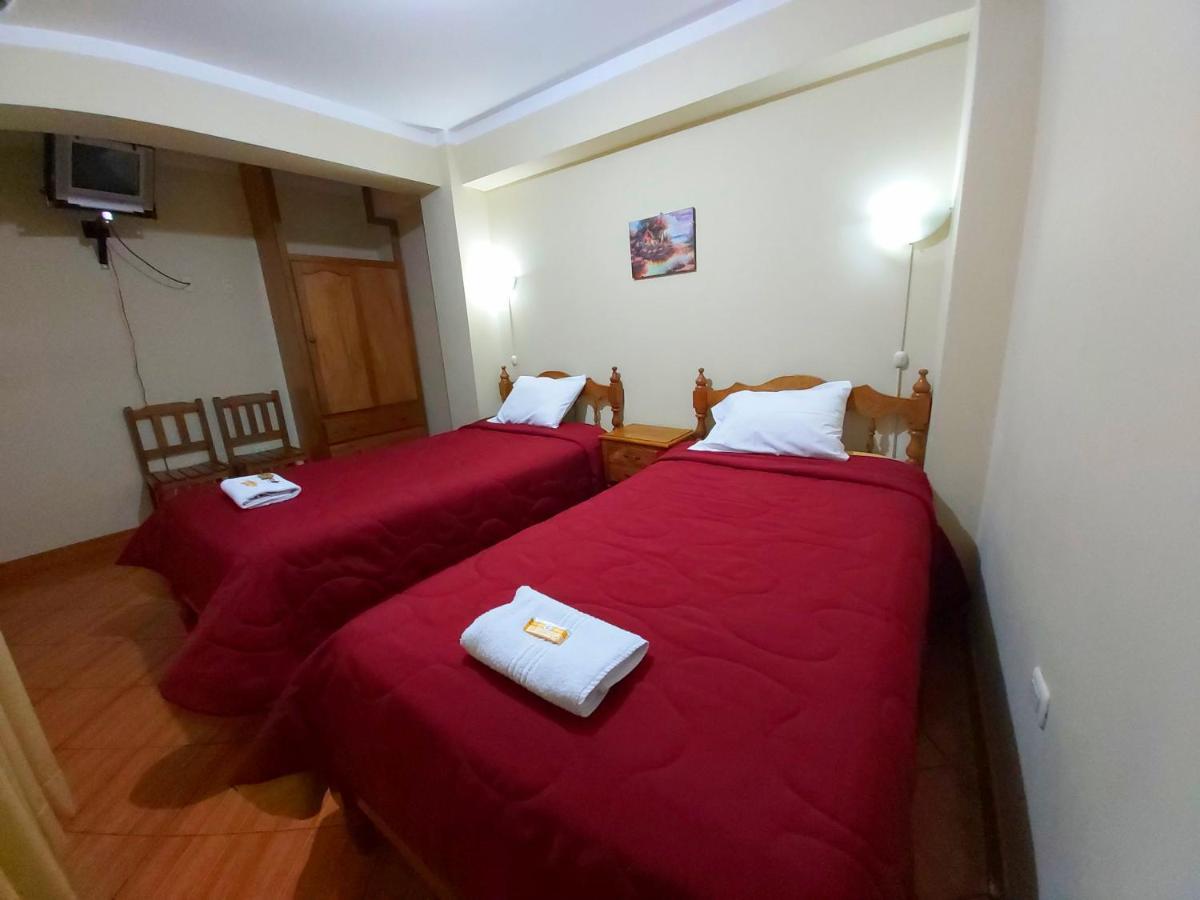 Lhotse Hostel B&B ワラス エクステリア 写真