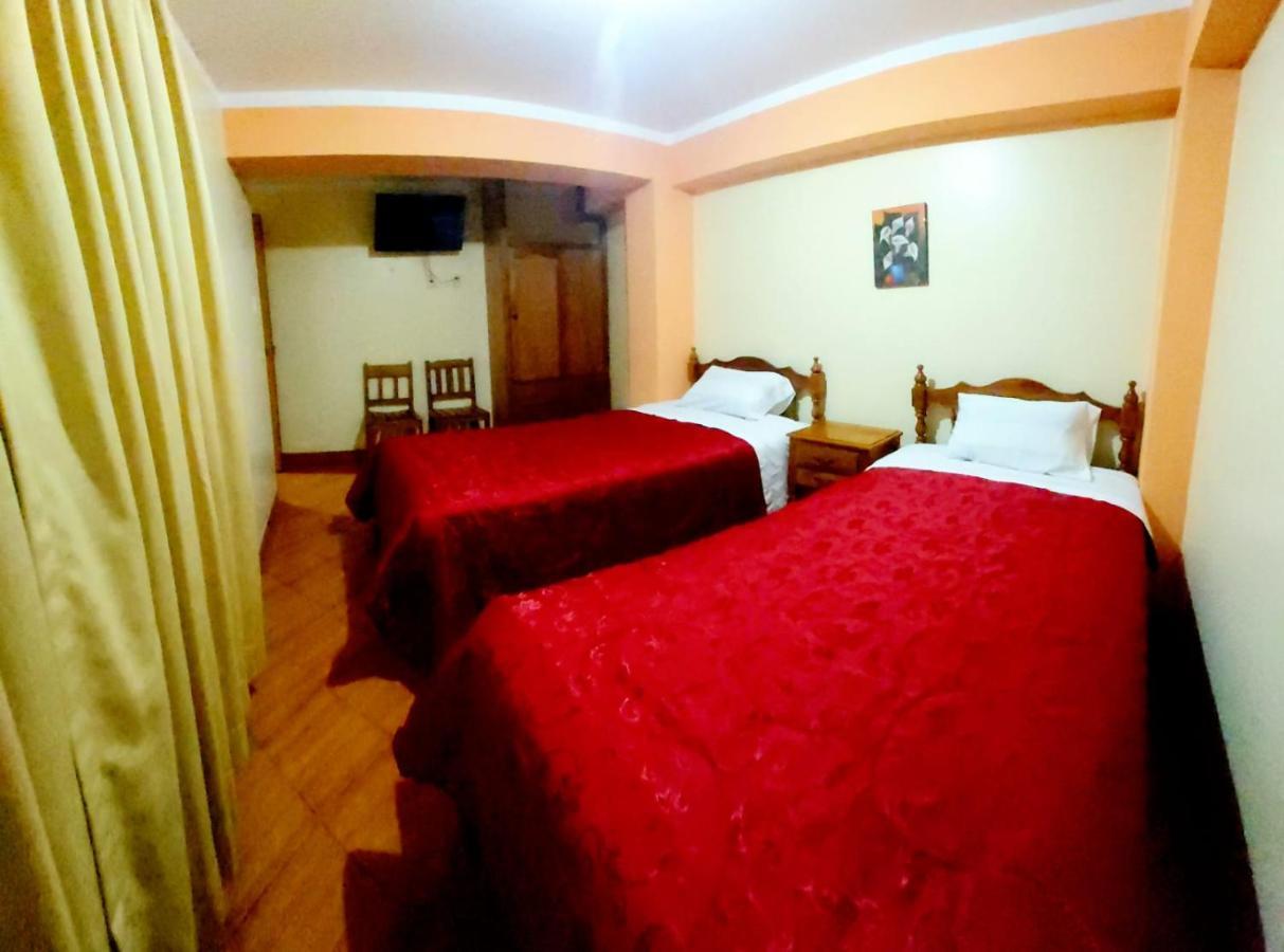 Lhotse Hostel B&B ワラス エクステリア 写真