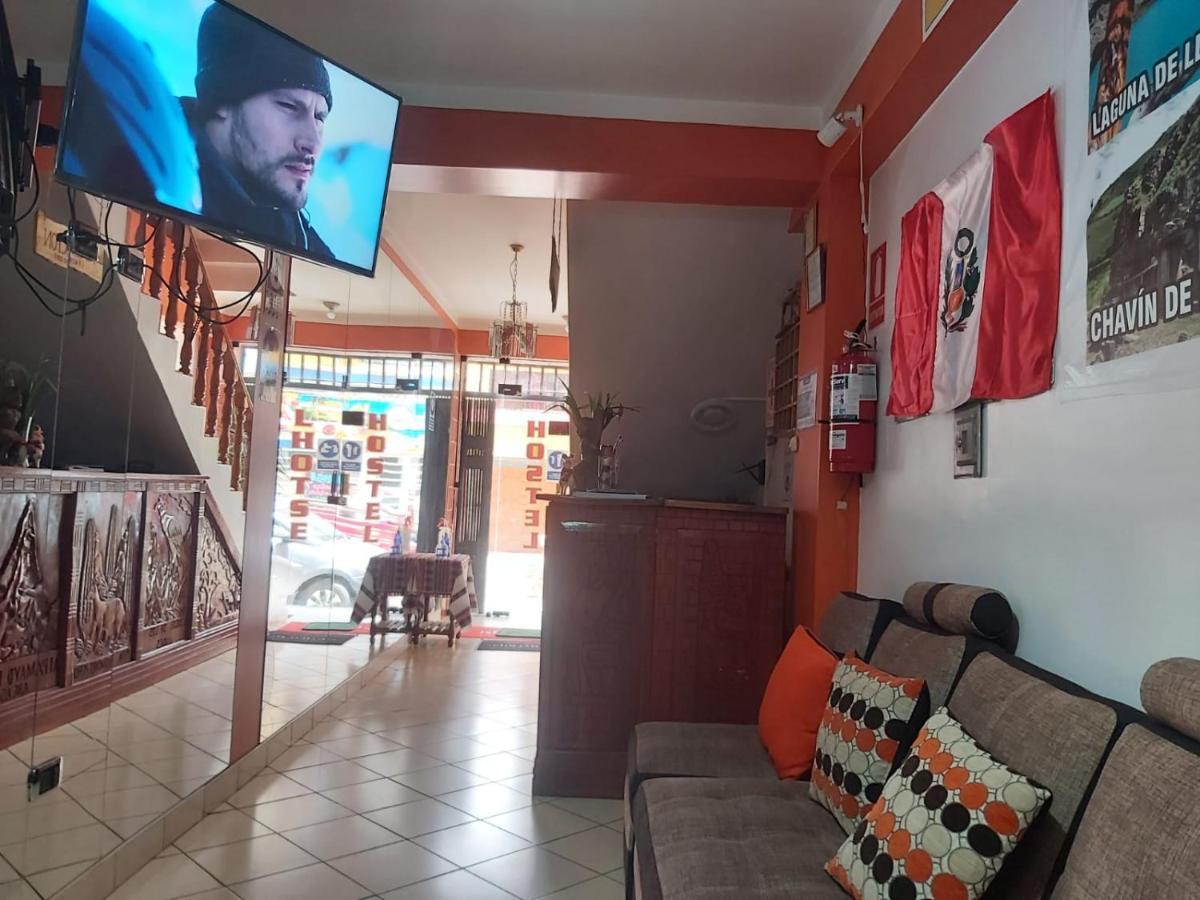 Lhotse Hostel B&B ワラス エクステリア 写真