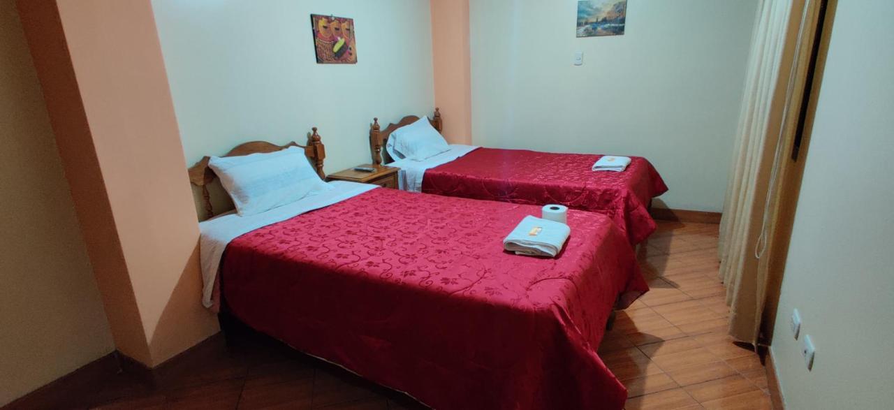 Lhotse Hostel B&B ワラス エクステリア 写真