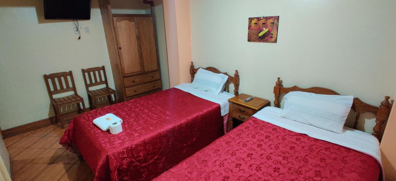 Lhotse Hostel B&B ワラス エクステリア 写真