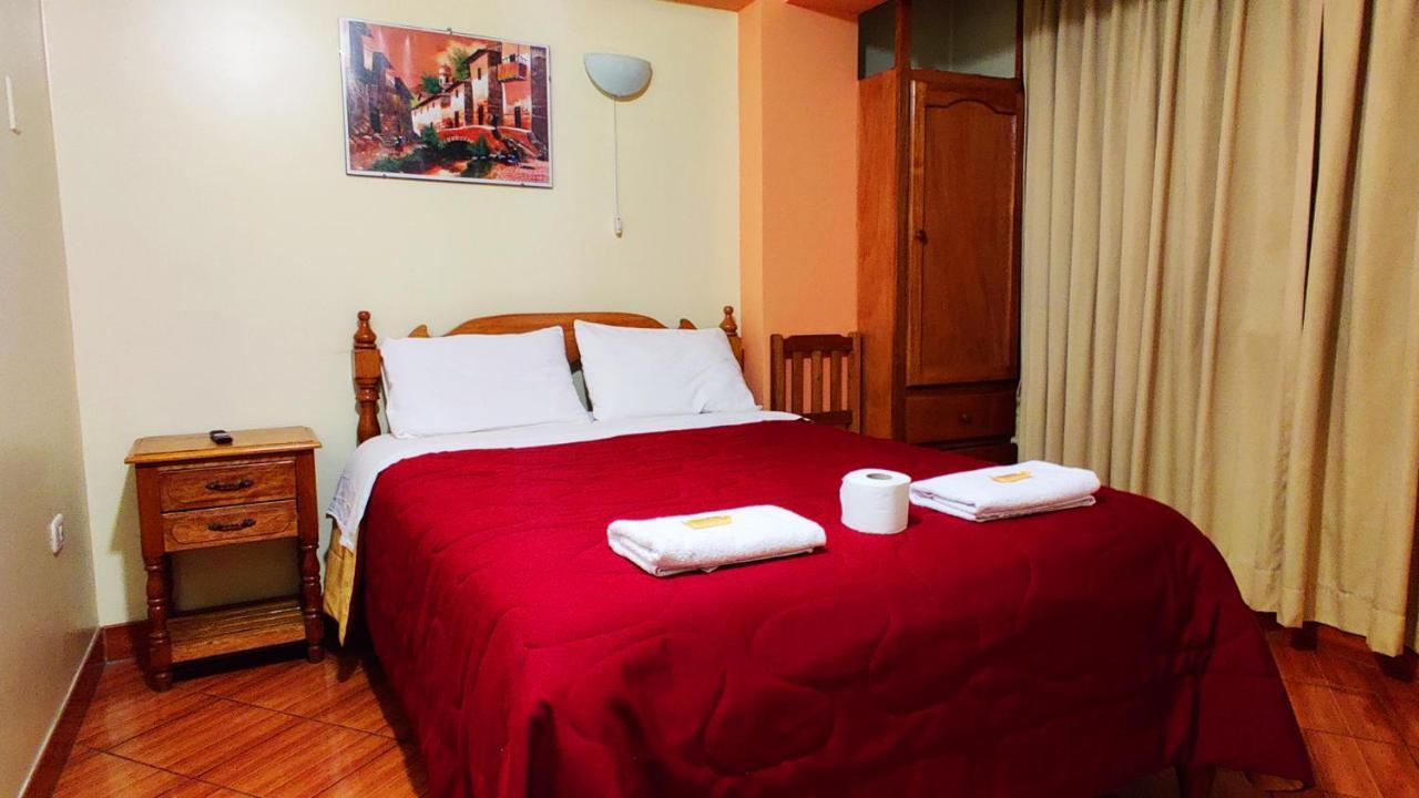 Lhotse Hostel B&B ワラス エクステリア 写真