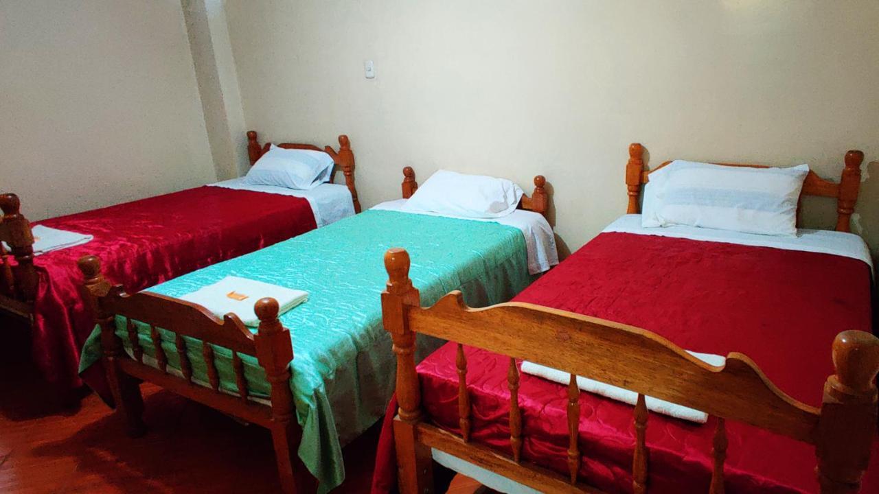 Lhotse Hostel B&B ワラス エクステリア 写真