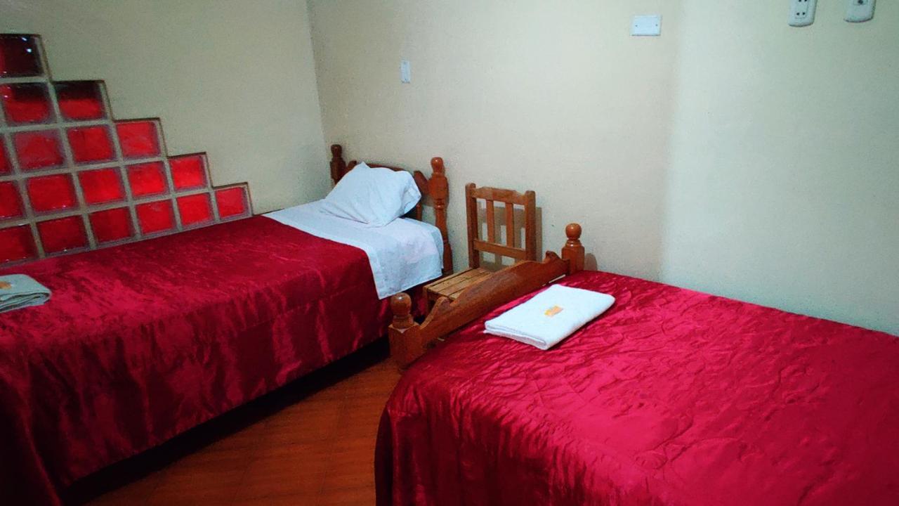 Lhotse Hostel B&B ワラス エクステリア 写真