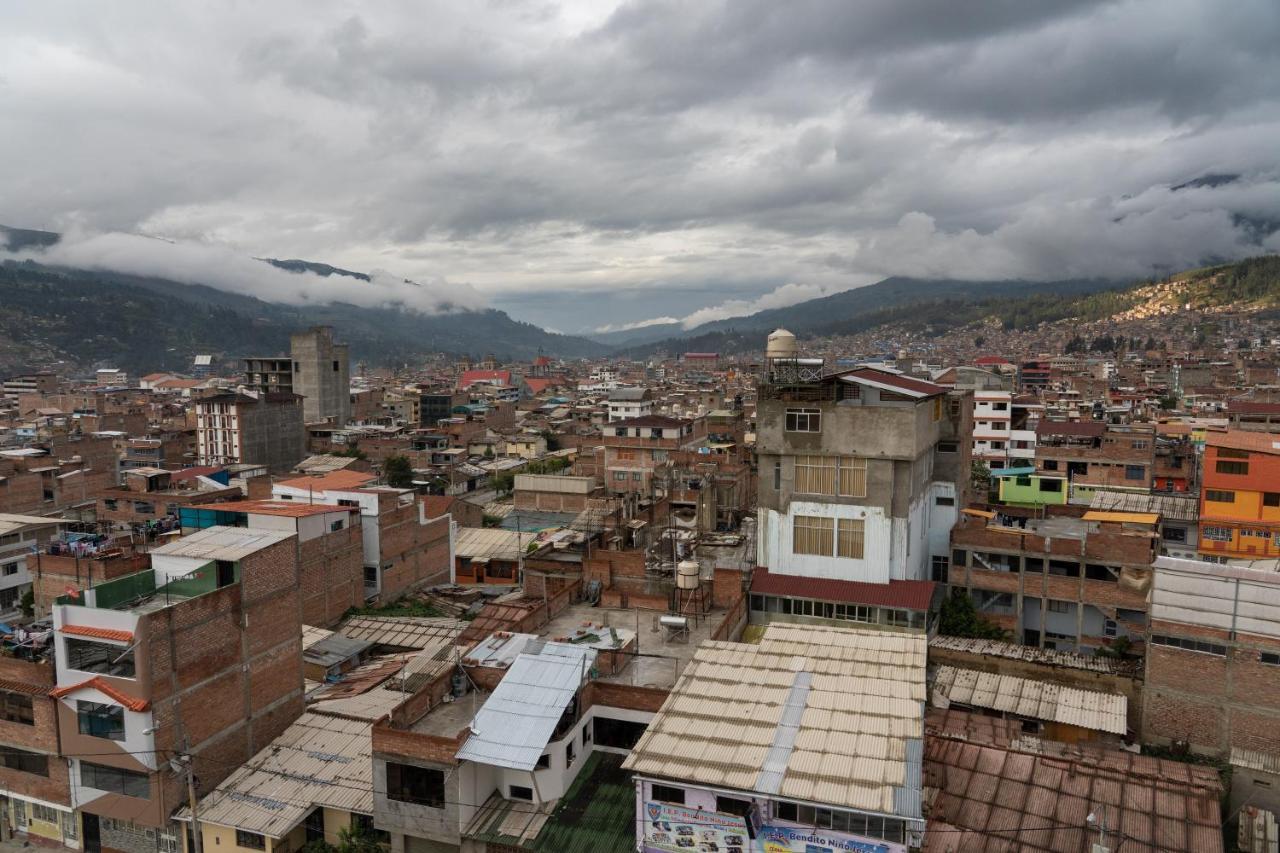Lhotse Hostel B&B ワラス エクステリア 写真
