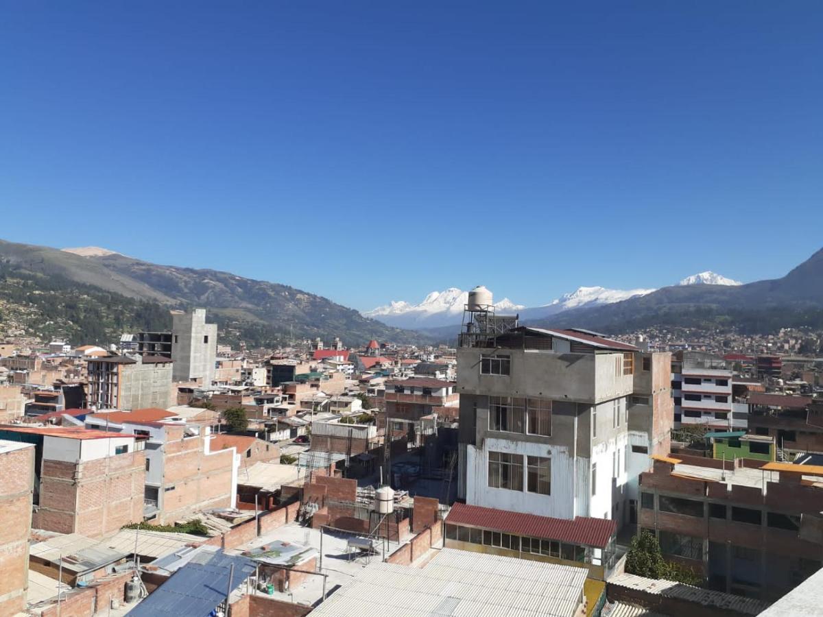 Lhotse Hostel B&B ワラス エクステリア 写真