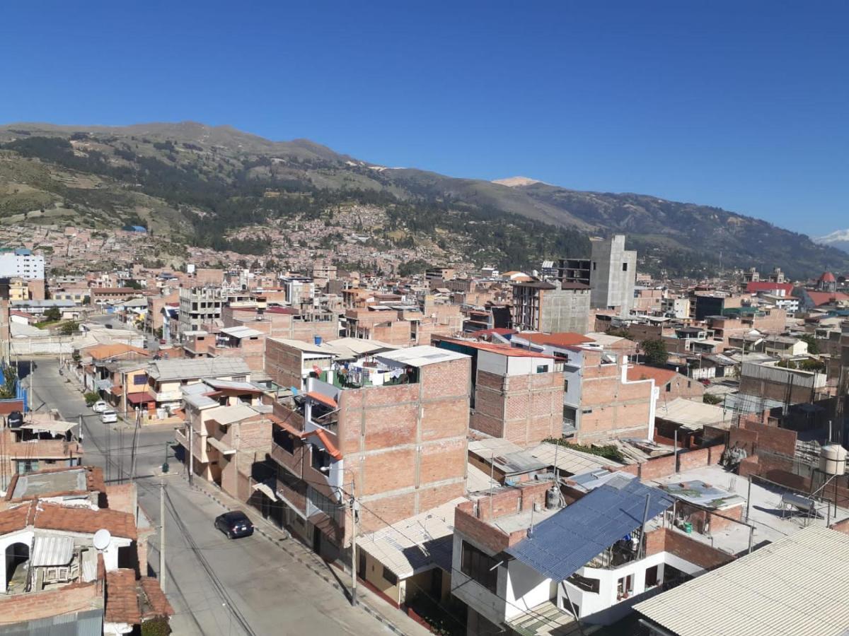 Lhotse Hostel B&B ワラス エクステリア 写真