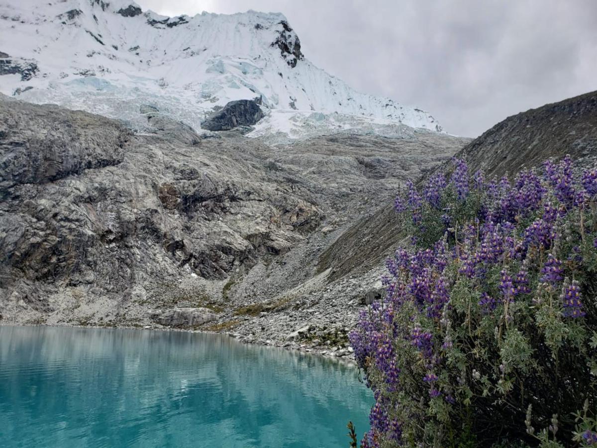 Lhotse Hostel B&B ワラス エクステリア 写真